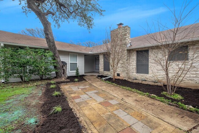 Photo - 9009 Sawtooth Ln