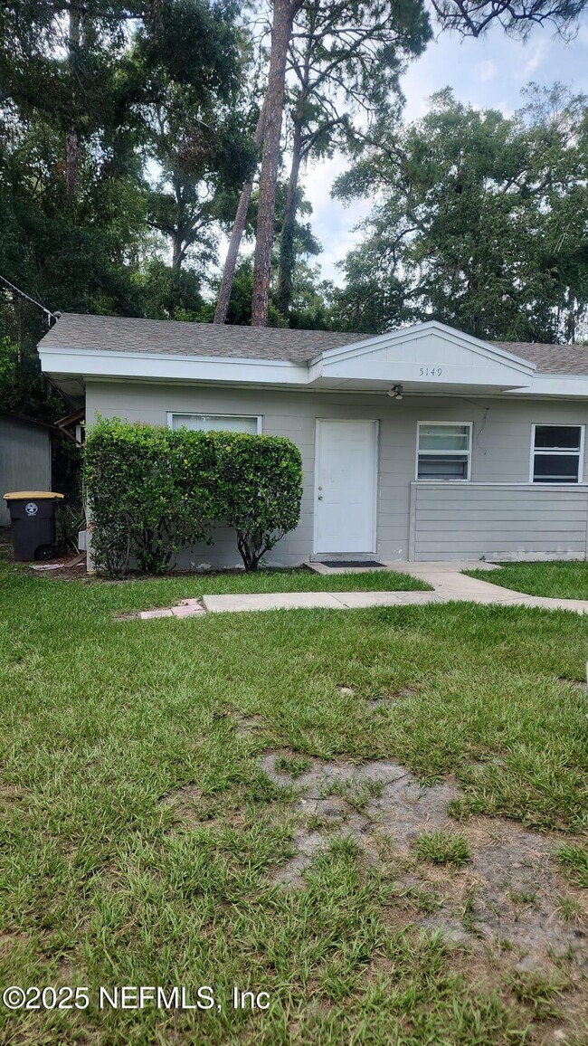 Building Photo - 5149 107th St Rental