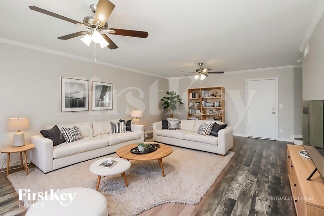 Photo - 5359 E Elmwood St
