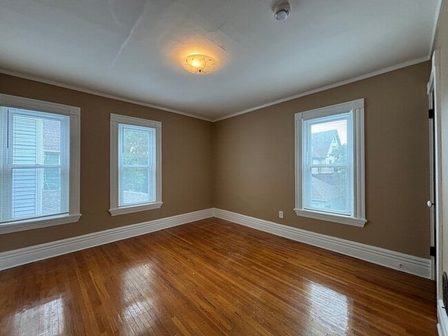 27 Vick Park B Unit UPPER