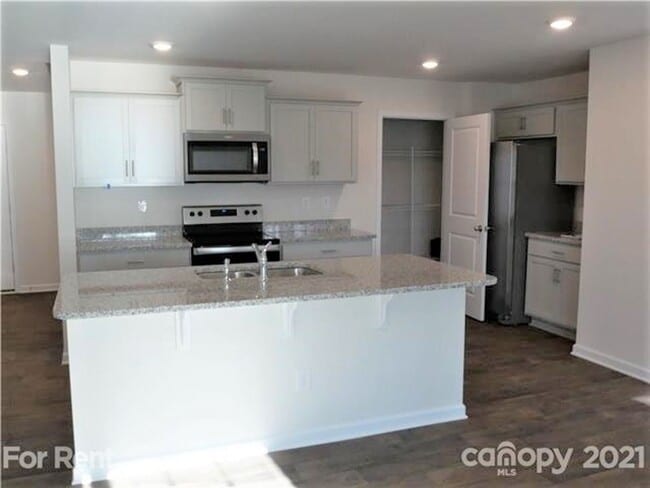 Photo - 7257 Finnigan Rd