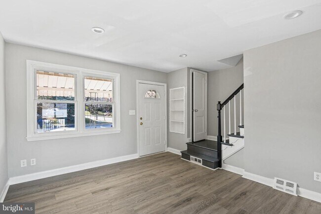 Photo - 165 Hampshire Rd