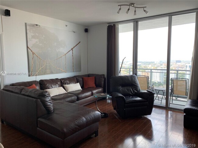 Photo - 90 SW 3rd St