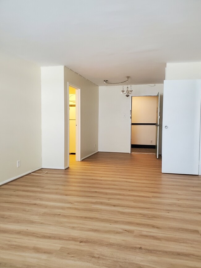 Photo - 2401 H St NW Unit 607