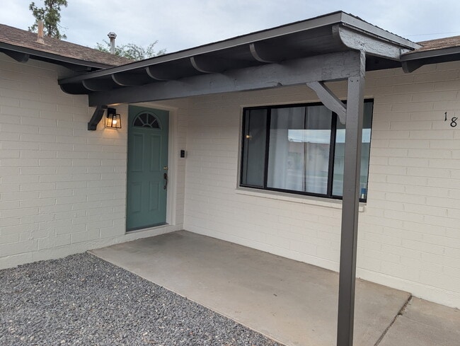 Building Photo - 1857 E Palmcroft Dr Rental