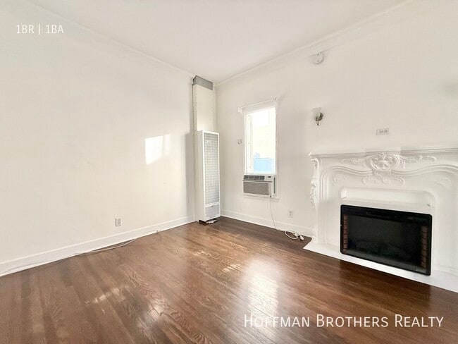 Photo - 5447 1/2 Harold Way Unidad 8