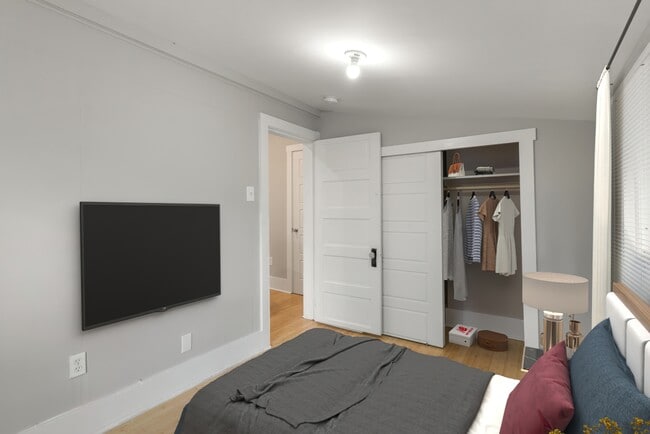 Photo - 233 N El Paso St