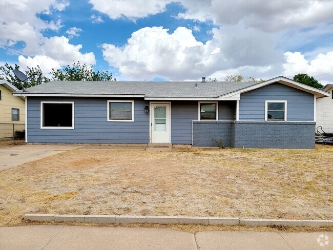 Building Photo - 3702 Caroline St Rental