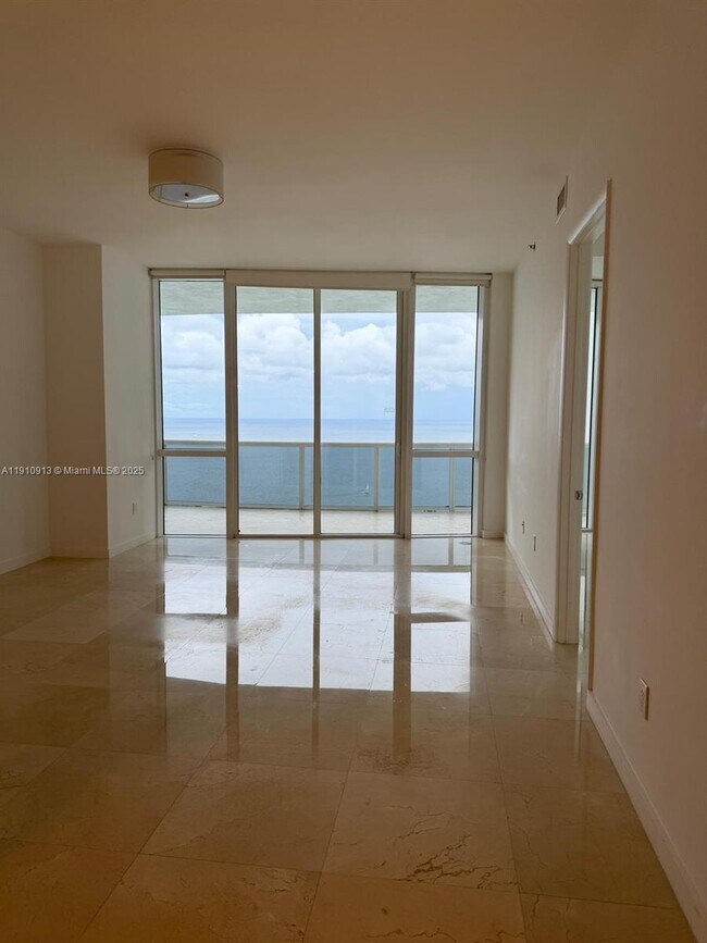 Photo - 16001 Collins Ave Unidad 3007