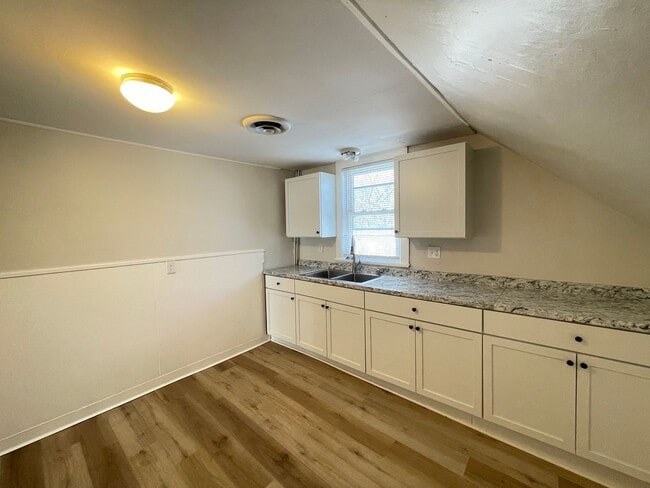 Photo - 98 Main St Unit 3