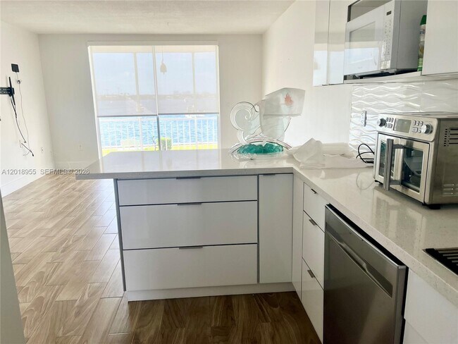 Photo - 2910 Point E Dr Unit M209