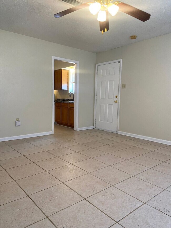 Photo - Gervais St Unidad 8520