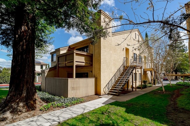 Photo - Newly remodeled upstairs condo in gated co... Unit 273