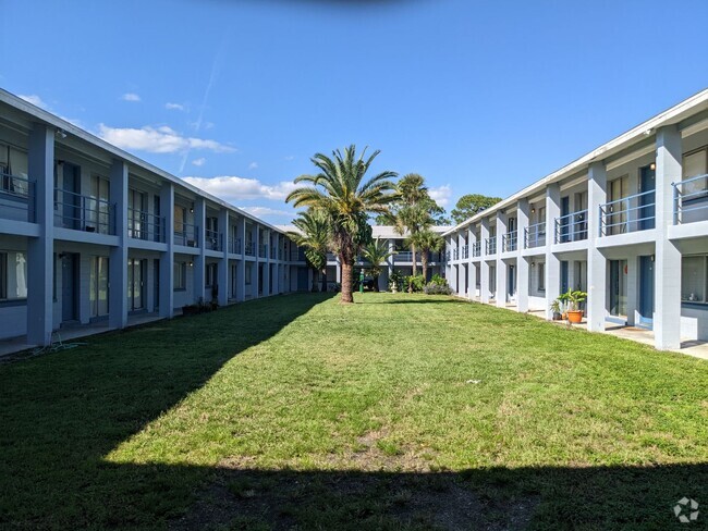 Building Photo - 2 Bed 1 Bath Merritt Island Water/Sewer In... Rental