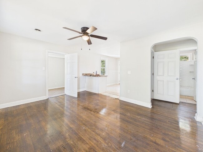 Photo - 4605 Eastover Ave