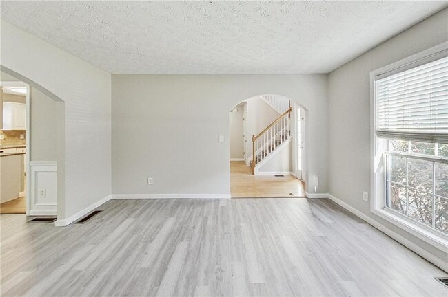 Photo - 326 Canterbury Pl Dr