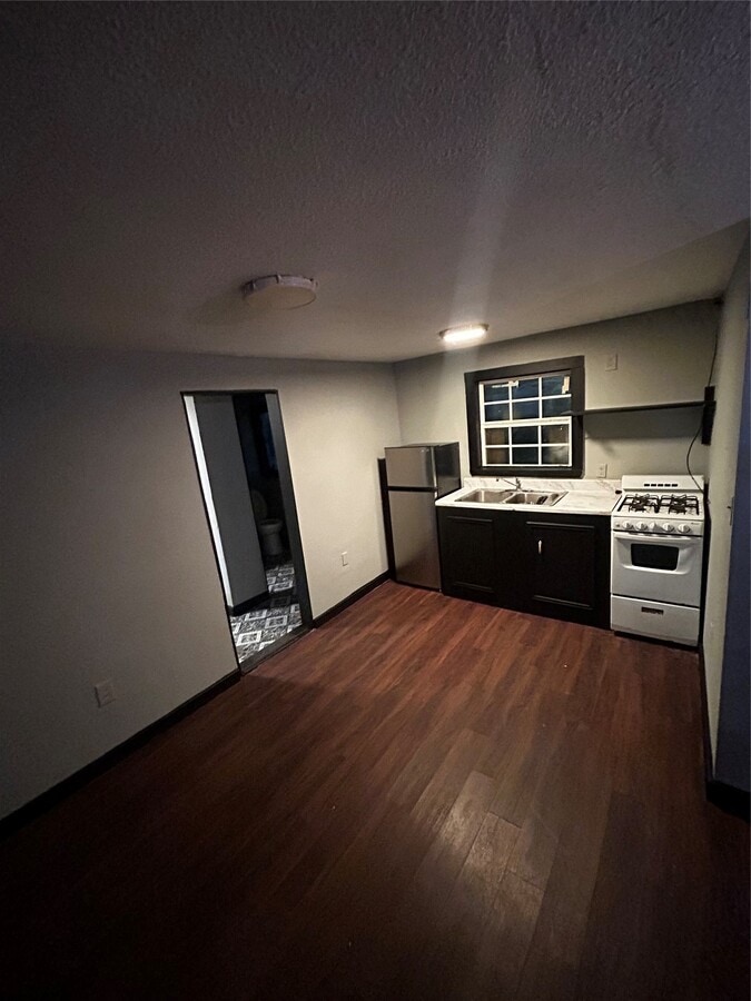 Photo - 8915 Irvington Blvd