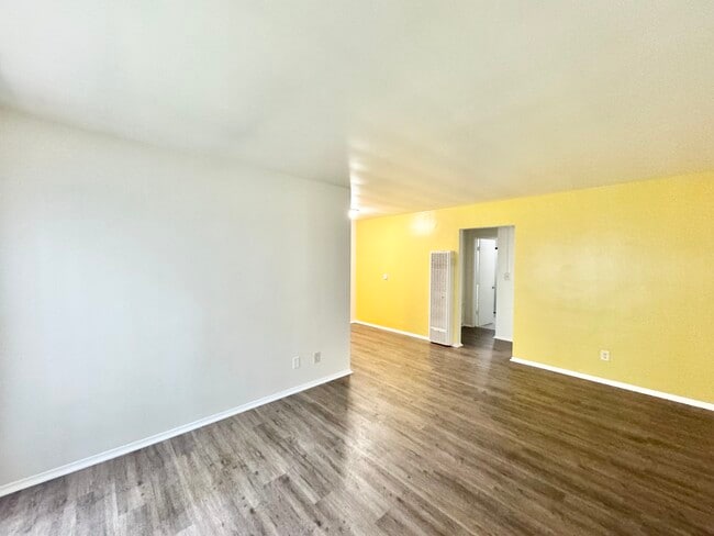 Building Photo - 131 1/2 Normandie Ave Rental