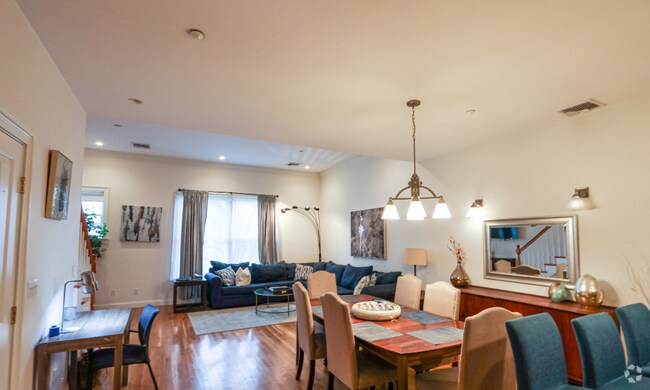 Building Photo - 2 Harvard Sq Unit 2 Rental