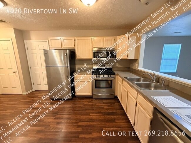 Photo - 4070 Rivertown Ln SW