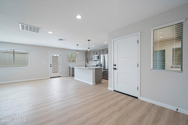 Photo - 739 N Queen Ave