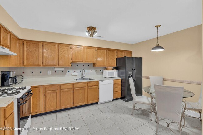 Photo - 1125 Roseberry Ct