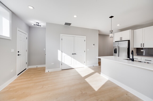 Photo - 6639 S Langley Ave