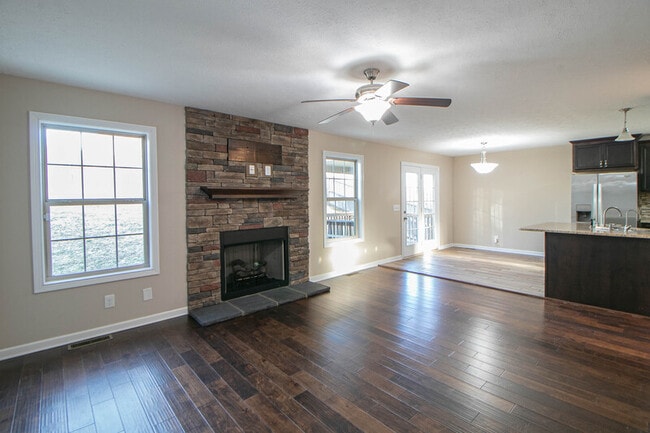 Photo - 1411 Freedom Dr