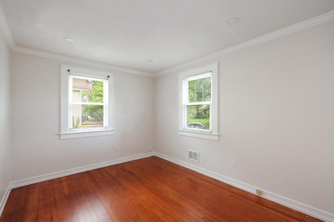 21 Old South Ave