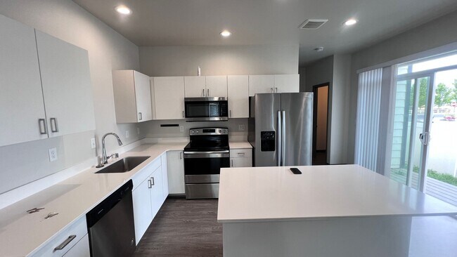 841 Greenfield Dr Unit 841 Greenfield Dr
