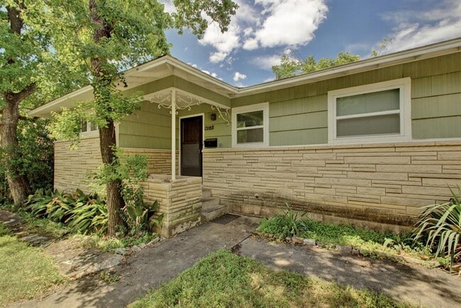 Photo - 603 Zennia St Casa