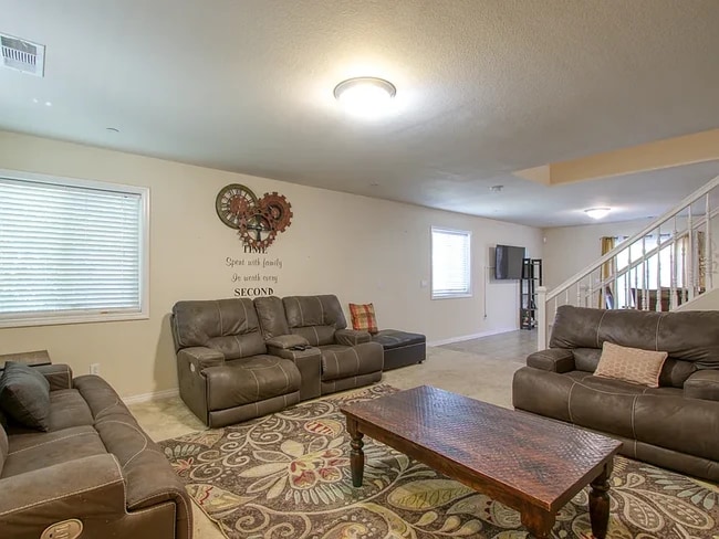 Photo - 142 Diego Rd