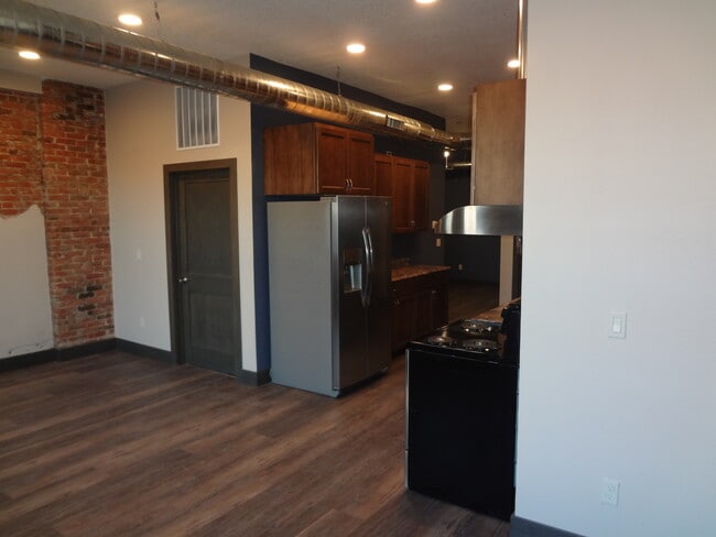 Photo - 320 E Main St Unit 200