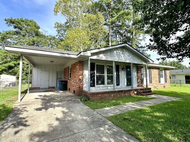 Photo - 627 Burgoyne Dr