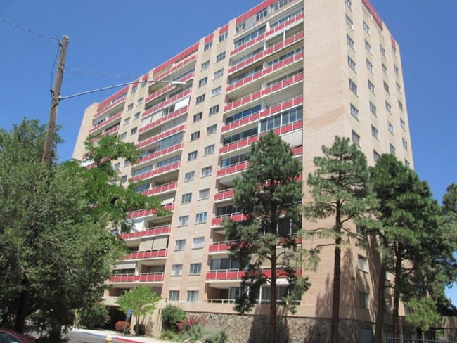 Park Plaza! - Park Plaza! House