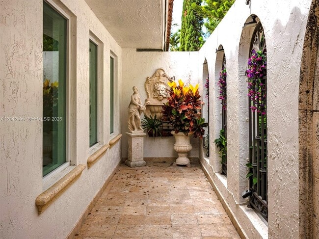 Photo - 4409 Monserrate St