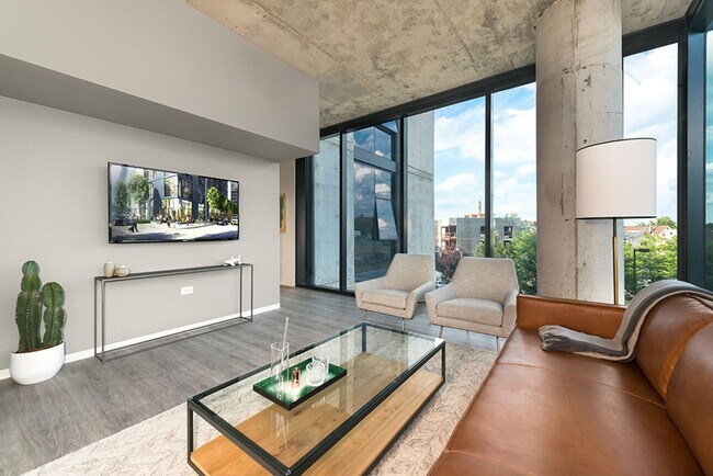 Building Photo - 2210 N Washtenaw Ave Unit 1008