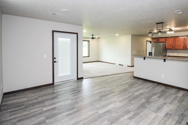 Photo - Brand New 3 bed 2 bath in Tea Unit 600-4 W Samantha St