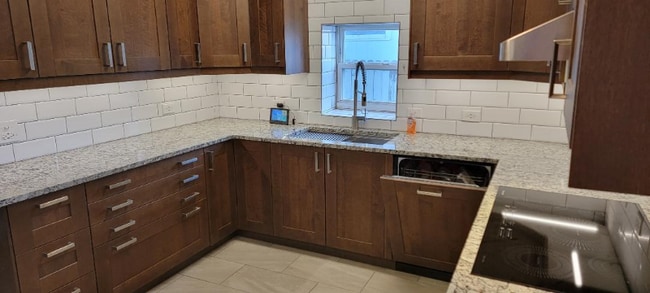 Photo - 710 Stuart St