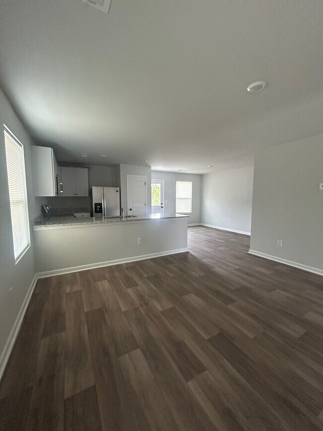 Photo - 1745 King Oaks Lp