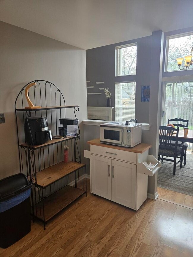 Photo - 1328 Shawford Way