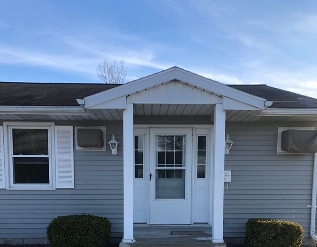Building Photo - 1017 Ebersole Blvd Unit Apt C