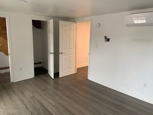 Photo - 319 N Main St