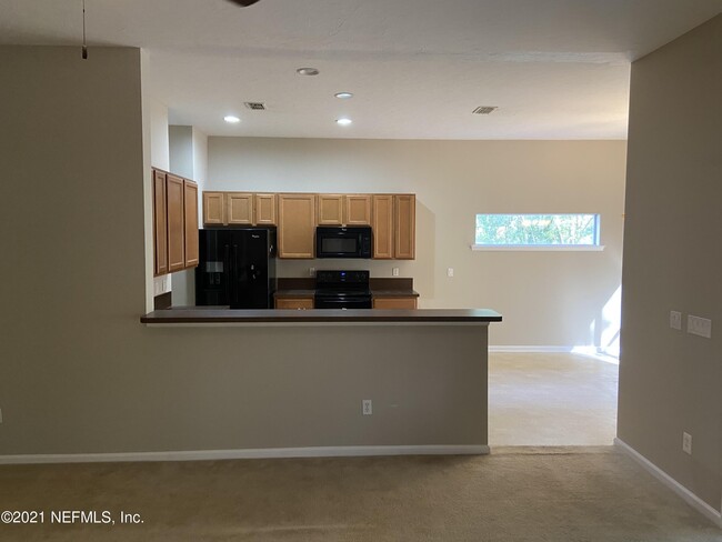 Photo - 6332 Morse Ave