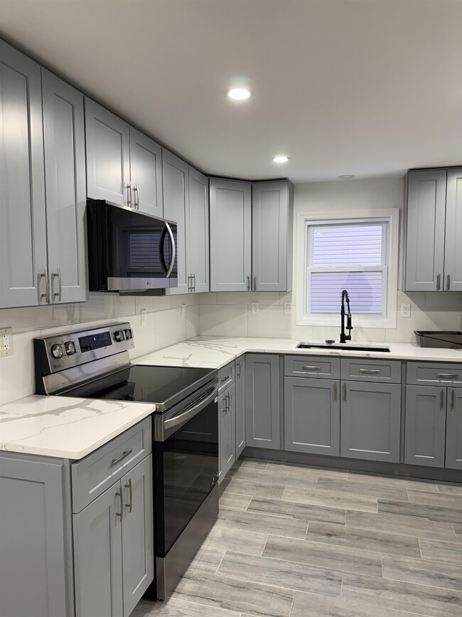 Photo - 360 Whiton St Casa