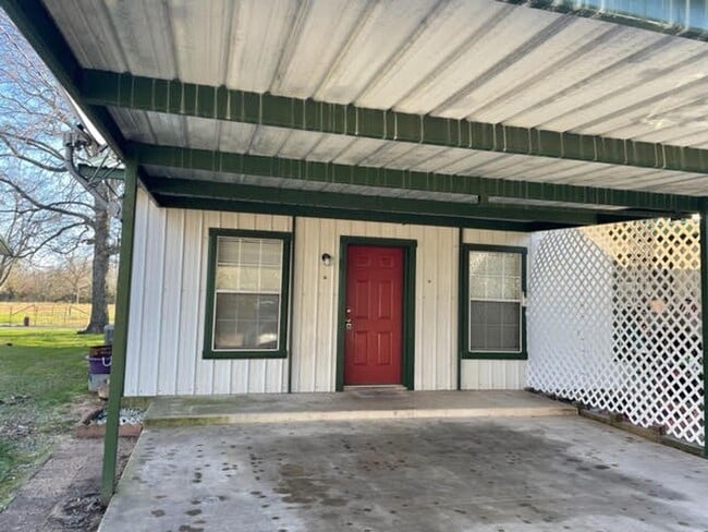 Photo - 214 Hickory St