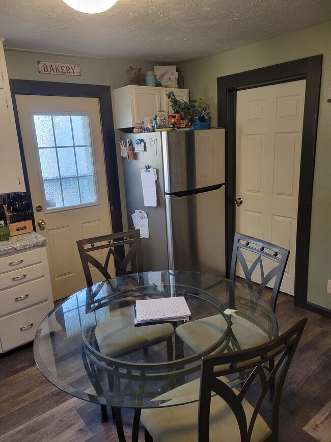 Photo - 1205 Shiocton St