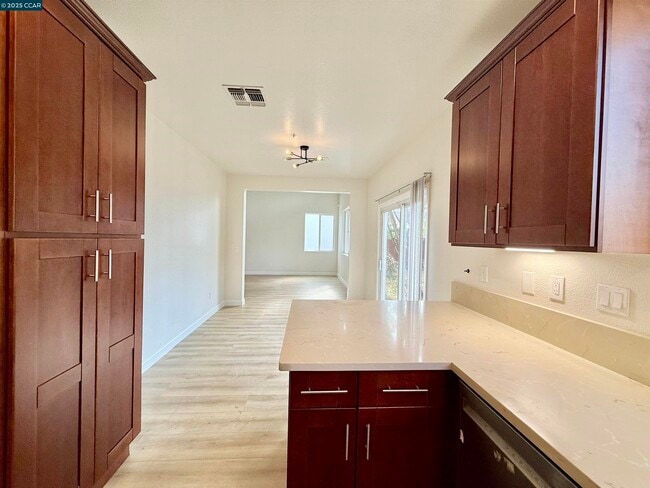 Photo - 815 Spring Mountain Ln