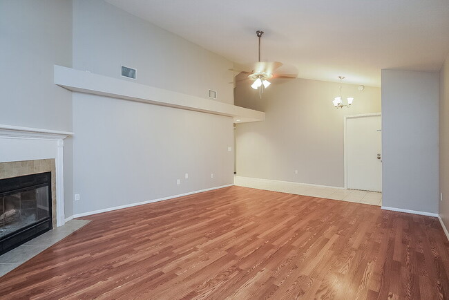 Photo - 1418 High Knoll Dr