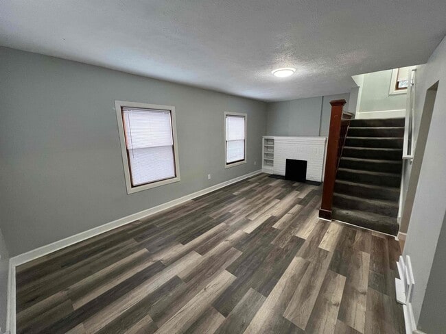 Photo - 960 Lawton St